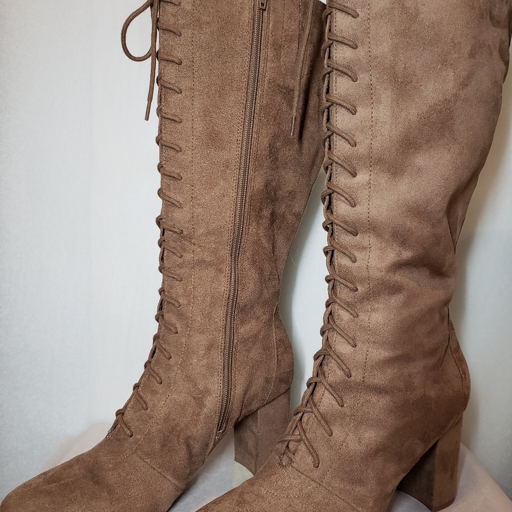 Knee boots